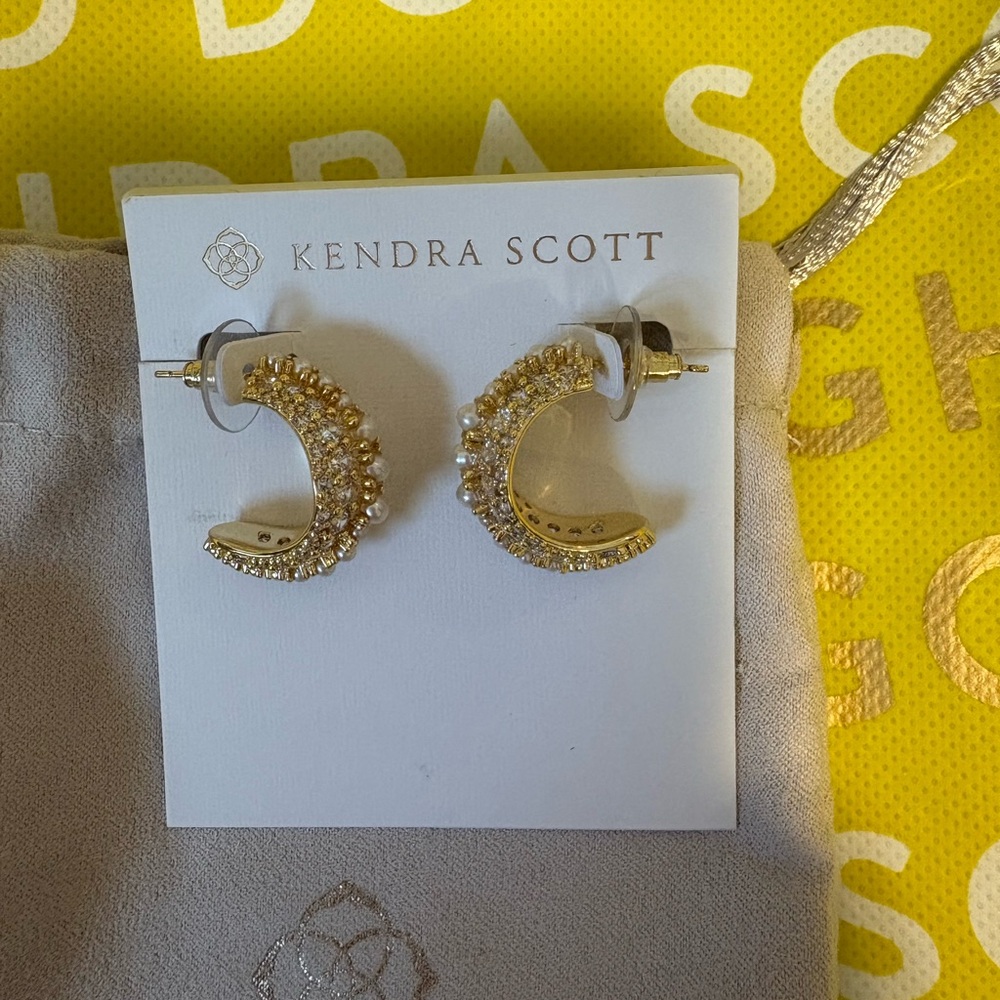 NWT Kendra Scott Krista Gold Hoop and Pearl Earrings - Picture 5 of 6